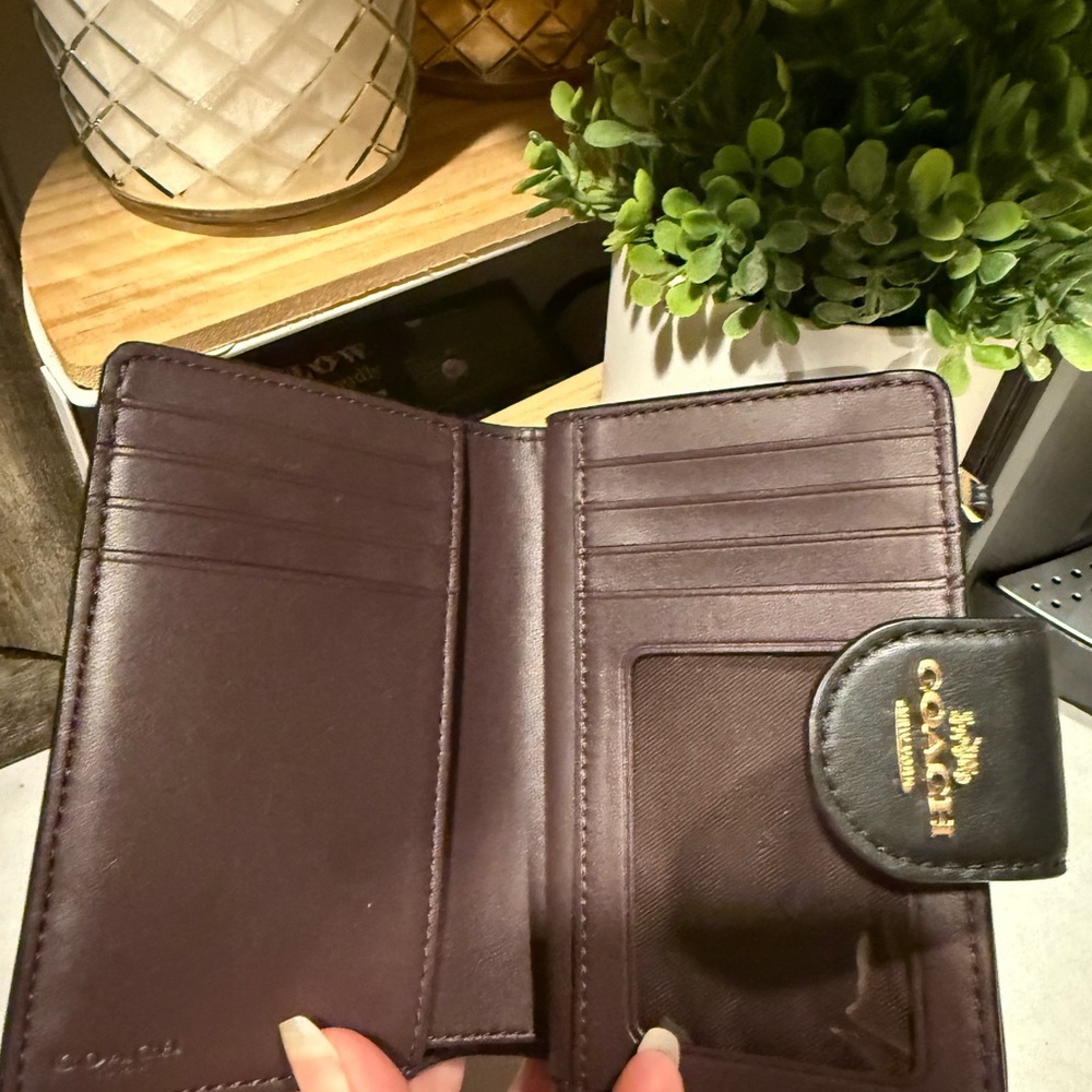 Coach Medium Zip Wallet Black Quilted